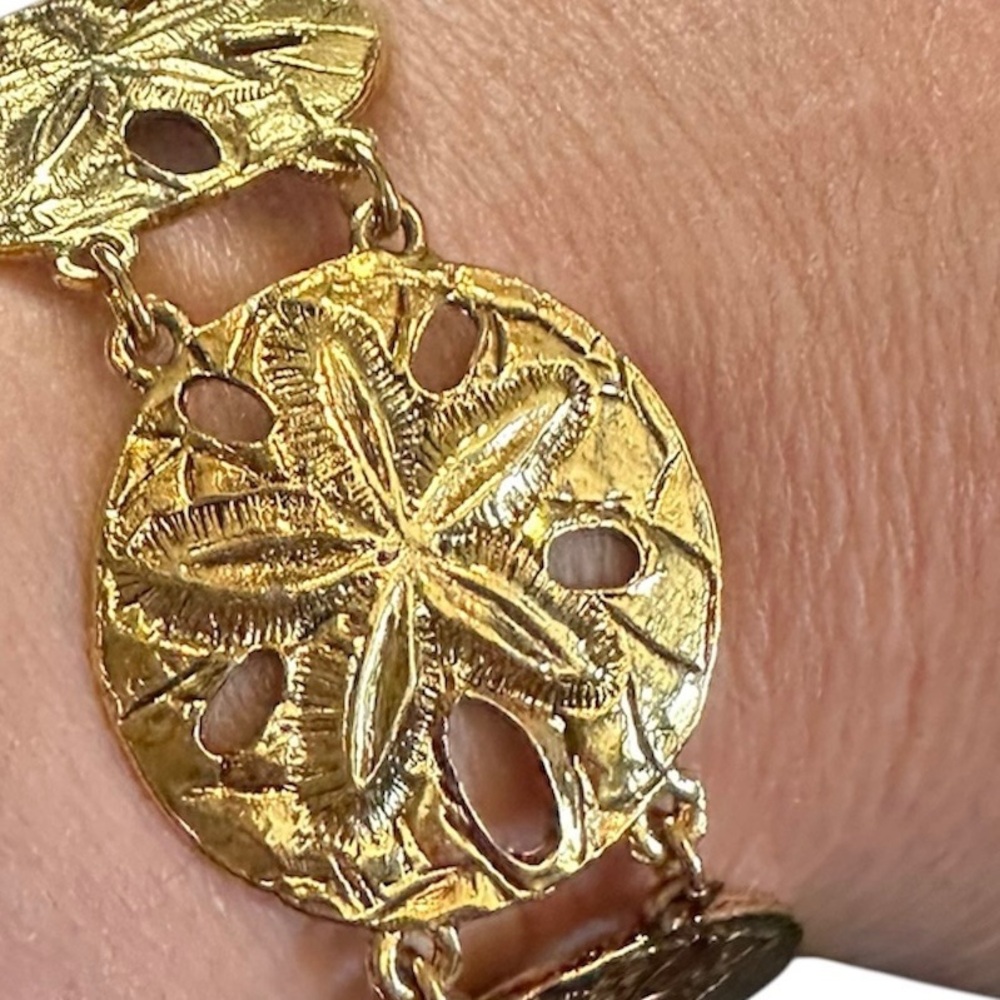 Vintage Hobe’ SandDollar bracelet goldtone signed coastal nautical beach jewelry